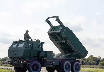 AFU's Leleka-100 UAV pokazuje HIMARS niszczący ...
