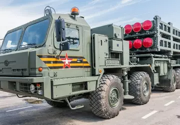 Dwa ukraińskie drony FPV zniszczyły nowoczesny ...