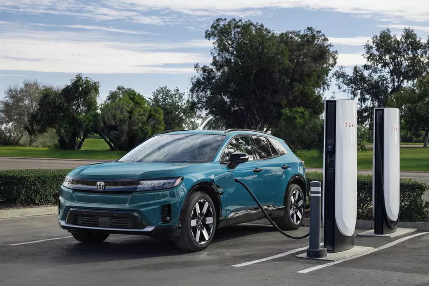 Honda Prologue i Acura ZDX uzyskały dostęp do Tesla Supercharger za pomocą adaptera NACS-CCS