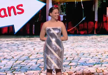 Firma Adobe zaprezentowała interaktywną sukienkę wykonaną ...