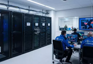 Holenderska policja niszczy gigantyczną botnet z ...