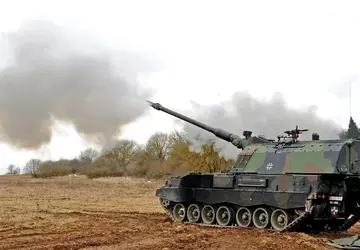 Der Spiegel: niemieckie haubice Panzerhaubitze 2000 ...