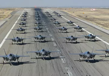 Lockheed Martin wznawia loty myśliwców F-35 ...