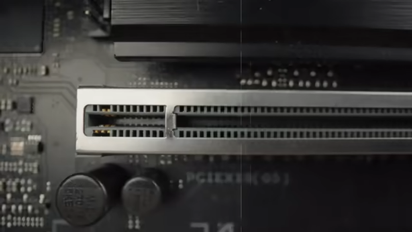 Tak wygląda nowy port PCI Express. Ilustracja: kadr z wideo
