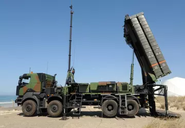 Włochy i Francja zatwierdzają dostawy systemów ...