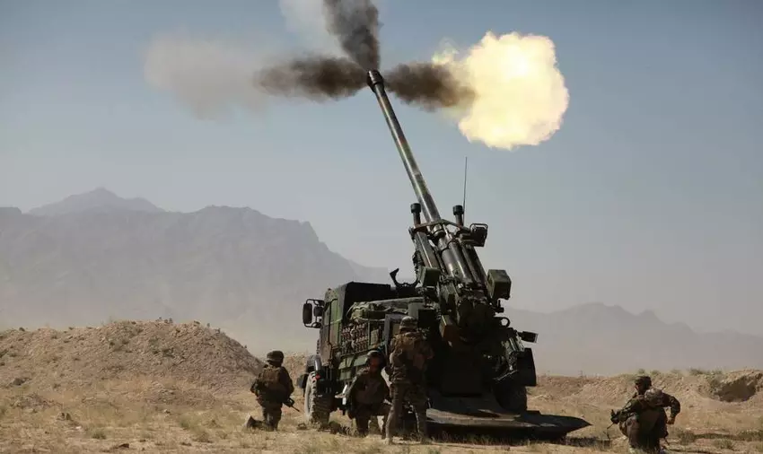 Nexter przekazał armii marokańskiej pierwszą partię haubic samobieżnych CAESAR w ramach kontraktu o wartości 200 mln euro