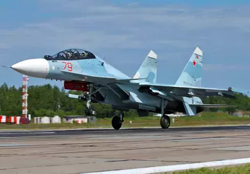 Zniszczone samoloty na lotnisku na Krymie ...