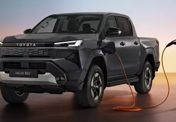 Toyota zaprezentowała nowy Hilux BEV z ...