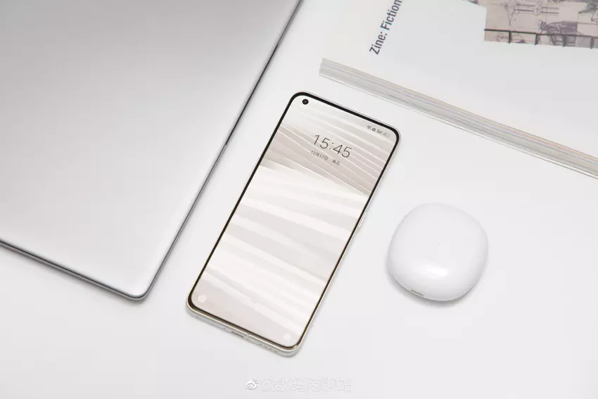 Realme GT2 Pro Master Edition pojawił się na nowym obrazie: „nieszczelny” wyświetlacz bez zaokrągleń i cienkich ramek