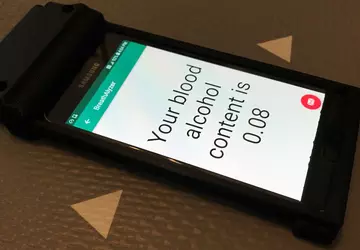 Stworzono alkomat podłączany do smartfona