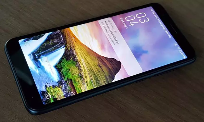 Ogłoszenie Asus Zenfone Live L1: Android Go OS, ekran 18: 9, rozpoznawanie twarzy i cena 105 USD