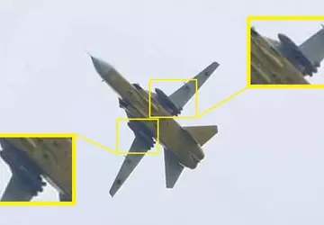 Ukraiński bombowiec Su-24M z dwoma pociskami ...