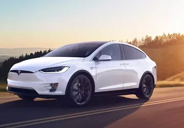 Tesla dostarcza ponad 1,3 mln pojazdów ...