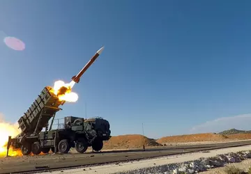 MIM-104 Patriot niemal jednocześnie zniszczył sześć ...