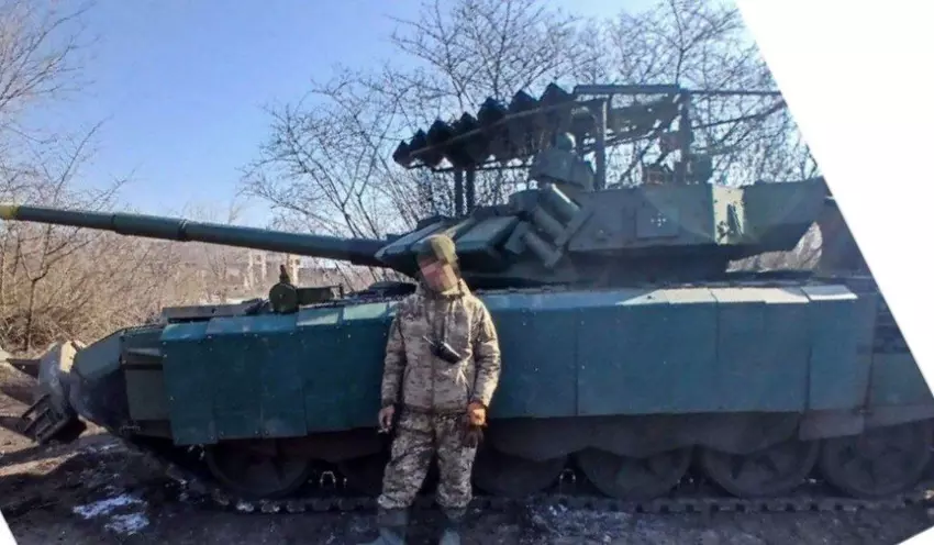 Rosjanie swój jedyny T-72B3M z kompleksem "Arena-M" kręcą w filmie, a nie przewożą na front