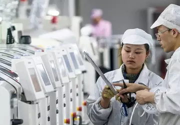 Foxconn przeniesie 40-45% produkcji iPhone'ów z ...