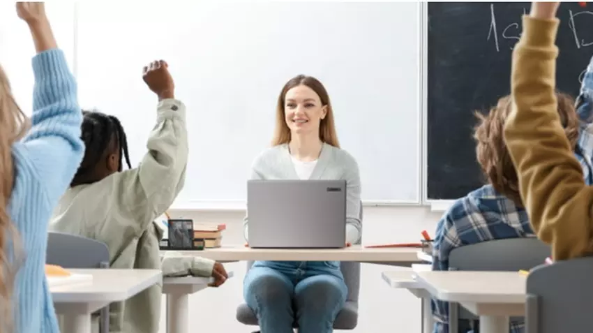 Acer zaprezentowała lekki laptop biznesowy TravelMate X14 AI z szerokim wsparciem funkcji AI