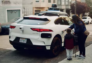 Waymo i Cruise otrzymały zgodę na ...