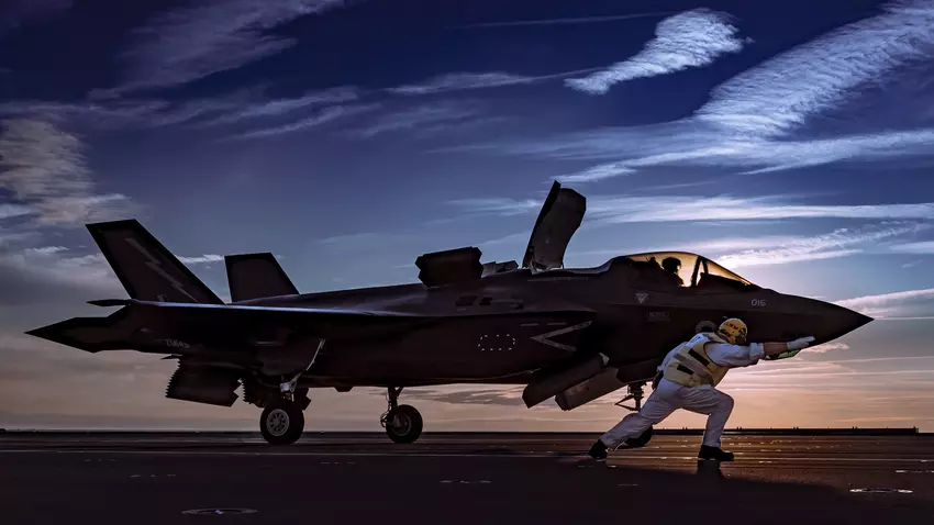 Siły Powietrzne USA używają F-35 z miniaturowym instrumentem QRIP o wartości 230 tys. dolarów do zbierania danych o locie zamiast systemu o wartości 25 mln dolarów - urządzenie mogłoby pojawić się na bombowcu B-21 Raider i MQ-9 Reaper o napędzie atomowym