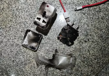 Po smartfonach OnePlus Nord 2, ładowarki ...