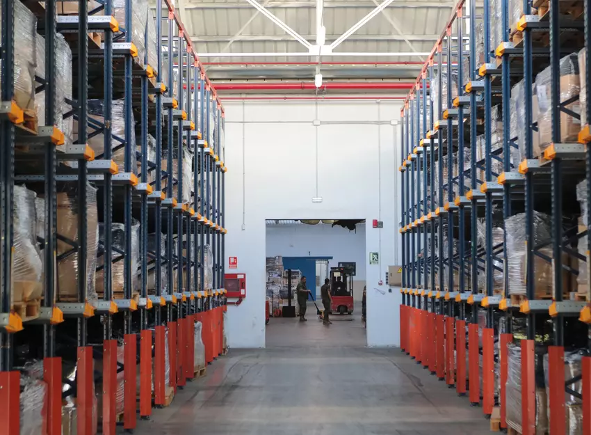 Hiszpania wysyła na Ukrainę pięć samolotów z amunicją do systemów artylerii dużego kalibru