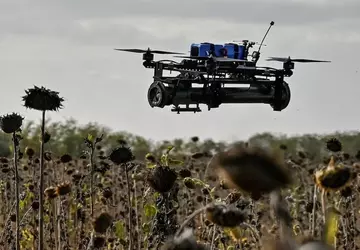 Łotwa dostarczy Ukrainie 12 000 dronów ...