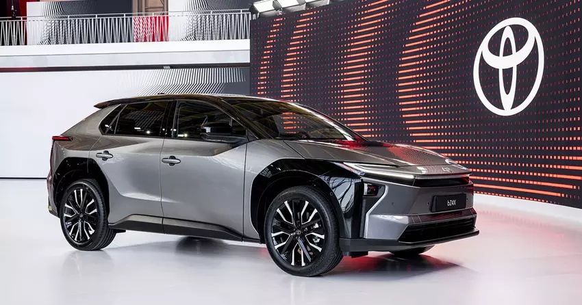 Toyota zacznie produkować elektryczny crossover bZ4X w Indonezji