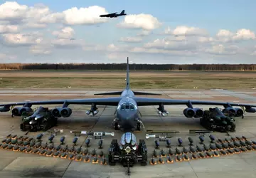 US Air Force wysyła cztery bombowce ...