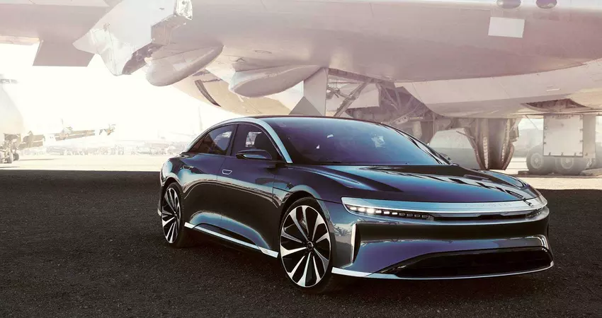 Cena samochodu elektrycznego Lucid Air spadła o 28 400 USD w jego najwyższej wersji - dwie wersje kosztują już mniej niż 100 000 USD