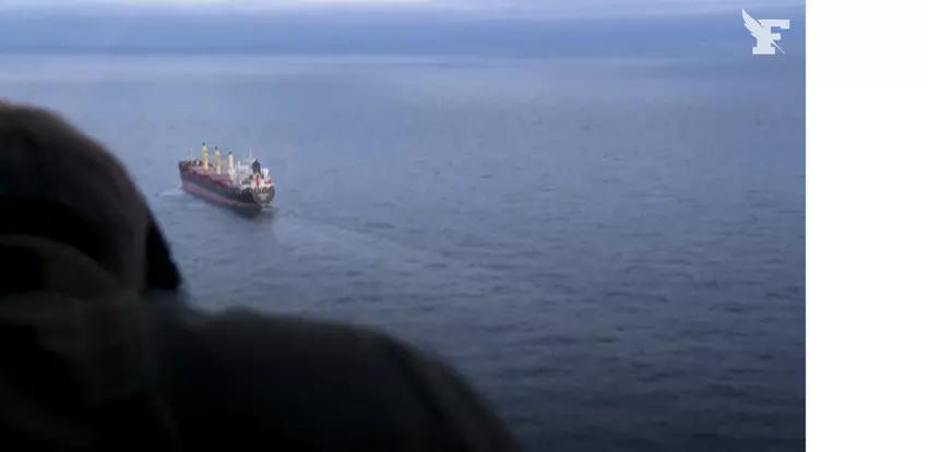 Statek handlowy podczas patrolu Atlantique 2. Ilustracja: Le Figaro