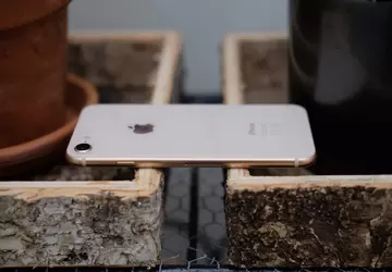 Apple wznowiło sprzedaż odnowionego iPhone’a 8: ...