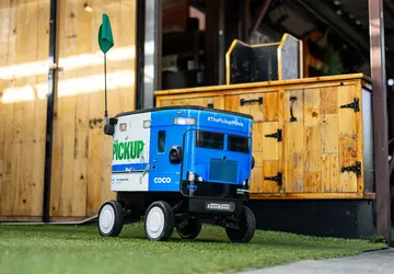 Roboty dostawcze Coco promują komedię z ...