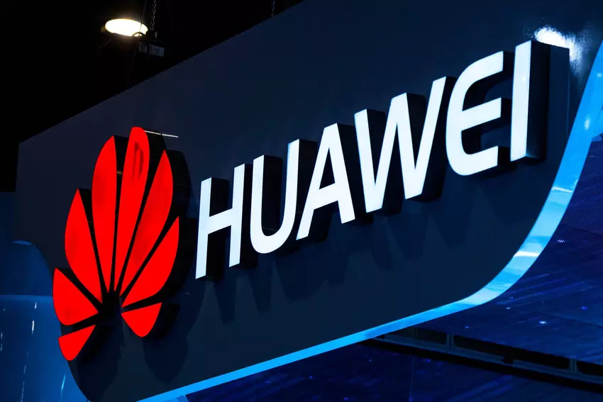 Bloomberg: Huawei znalazł sposób na obejście amerykańskich sankcji, firma będzie licencjonować swoje smartfony partnerom