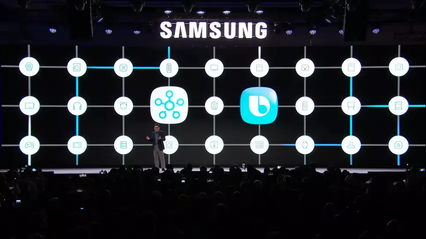 Samsung prezentuje w Chinach nowy Bixby dla W25 i W25 Flip, który rozumie ludzką mowę i udziela porad dotyczących ubioru i trasy.