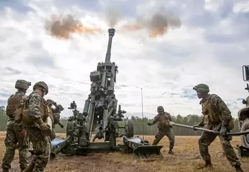 1 czołg, 7 bojowych wozów piechoty ...