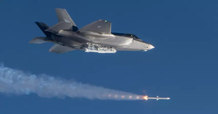 Norwegia przeznacza 500 mln dolarów na zakup rakiet AMRAAM-D dla myśliwców piątej generacji F-35 Lightning II