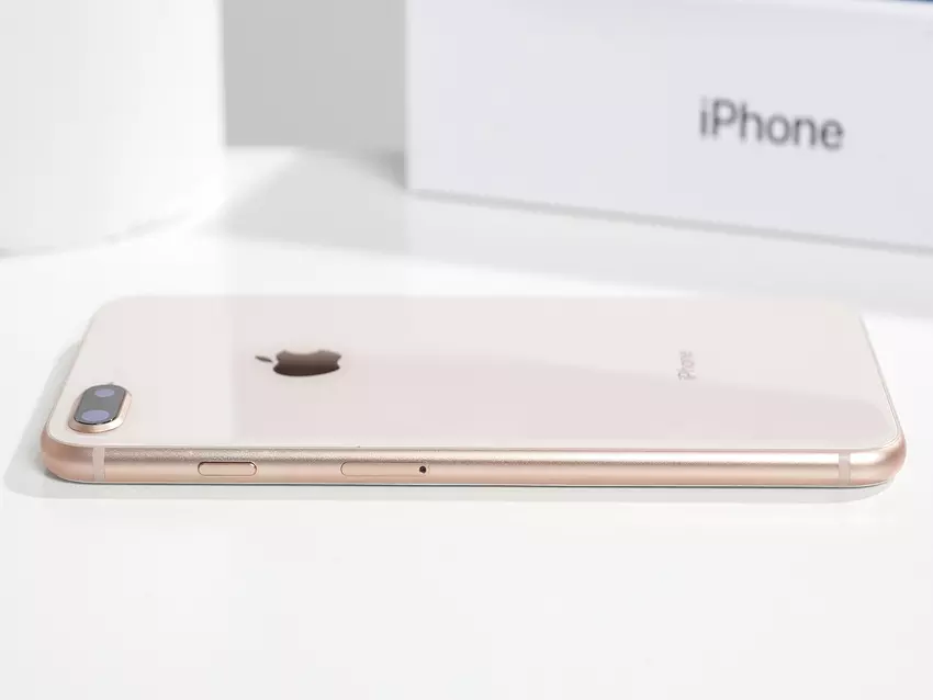 Apple ostrzega przed poważnymi lukami w zabezpieczeniach iPhone'a, iPada i Maca
