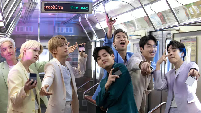 Koreański boysband BTS promuje Samsung Galaxy Z Flip 3, a SUGA remiksuje 'Over the Horizon'