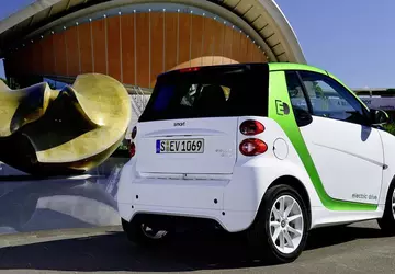 Mercedes-Benz wyczerpał zapasy akumulatorów do elektrycznych ...