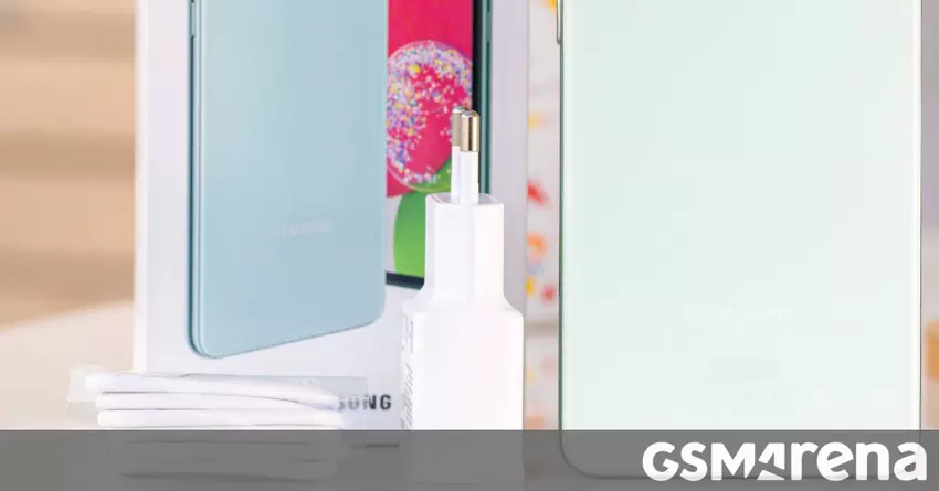Samsung Galaxy A53 jest dostarczany z dołączoną ładowarką w Brazylii