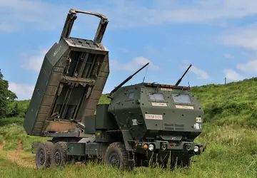 Siły Zbrojne Ukrainy wykonały drewniane kopie ...