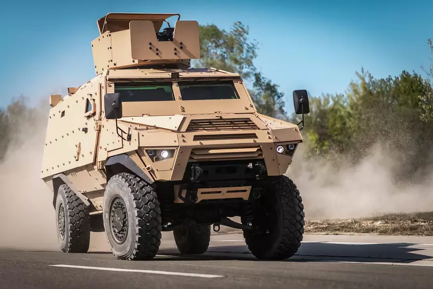 Zelenskyy: Francja przekaże Ukrainie nowoczesne pojazdy opancerzone ACMAT Bastion o zasięgu 1400 km