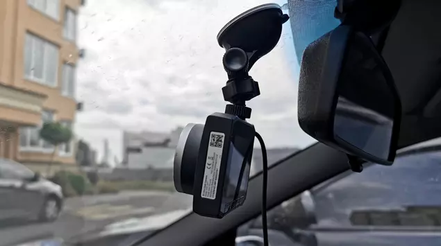 Szczegółowy przegląd DVR Yi Ultra Dash: ...