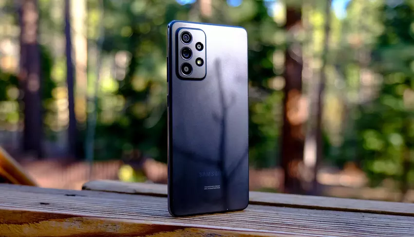 Samsung Galaxy A52s został dostrzeżony na prawdziwych zdjęciach
