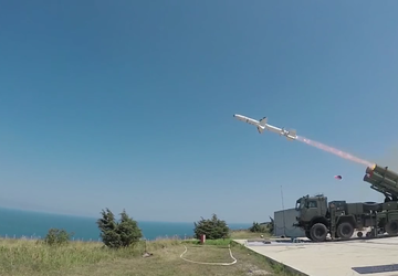 Turcja przeprowadza pierwszy naziemny start rakiety ...