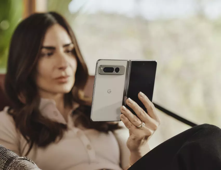 Google Pixel Fold stał się pierwszym składanym smartfonem, który można samodzielnie naprawić