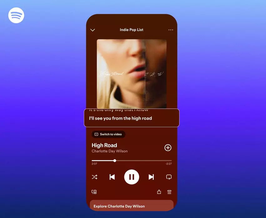 Spotify interfejs z tekstami piosenek
