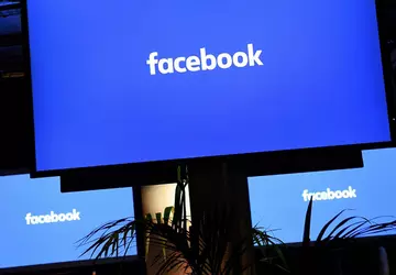 Publikacja "inteligentnej" kolumny na Facebooku jest ...