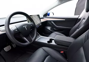 Właściciel Tesli nie mógł znaleźć awaryjnego ...