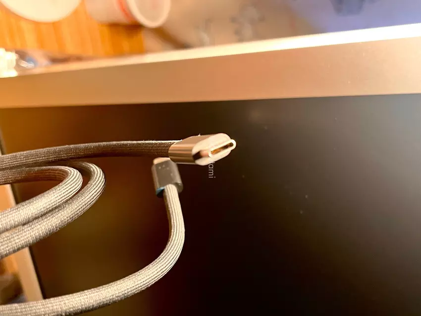Kabel USB-C o prędkości transferu danych do 40 Gb/s będzie dostępny dla iPhone'a 15 Pro, ale Apple będzie go sprzedawać osobno